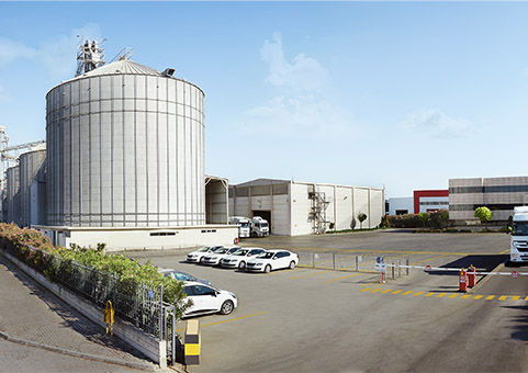 Şirketin yönetim merkezi İzmir'de